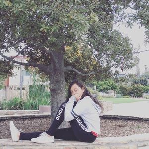 Meet your Posher, Rhacel